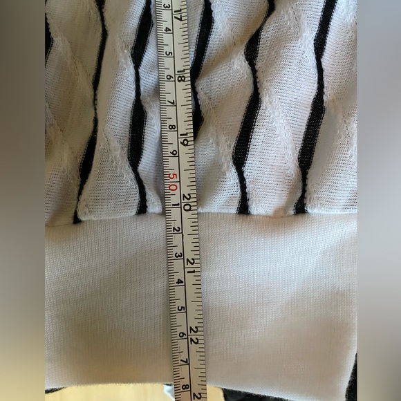 Vintage Club U.S.A. Black and White Tee - Picture 7 of 7